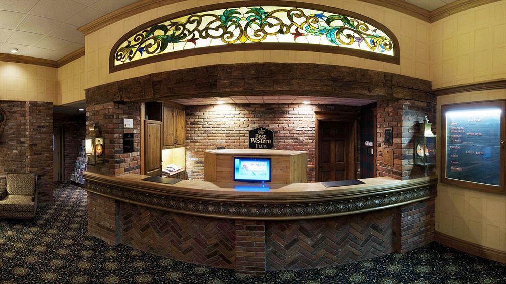 Western Parkway & Conference Centre 3*
