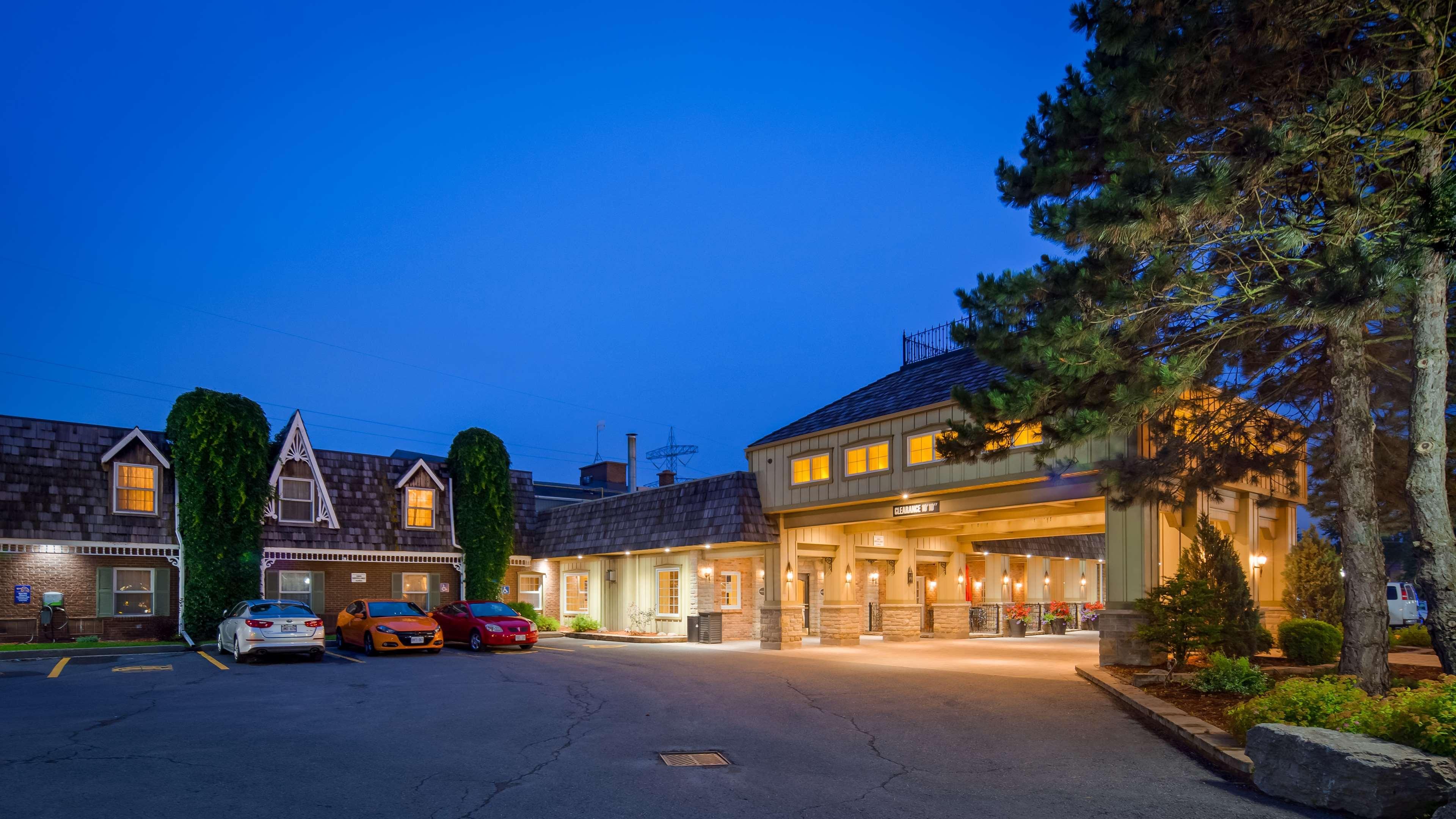 Hotel Western Parkway & Conference Centre 3*