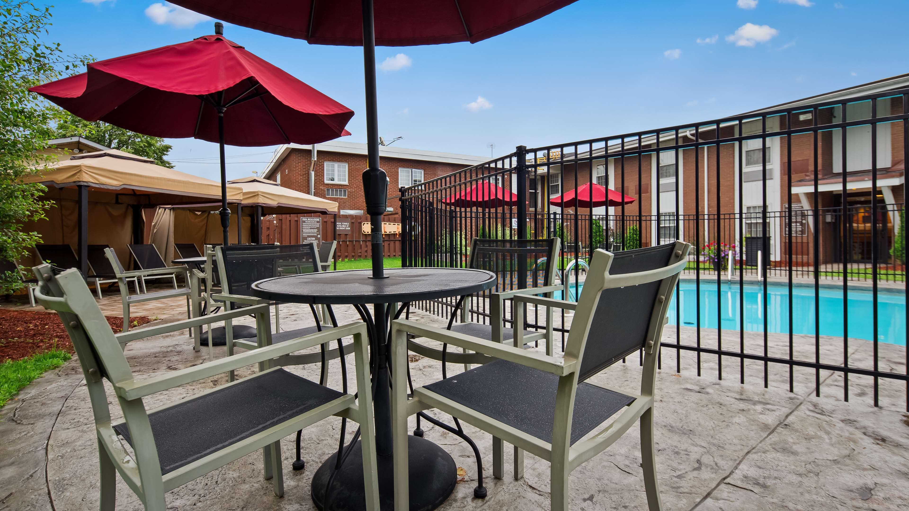 Hotel Western Parkway & Conference Centre 3*