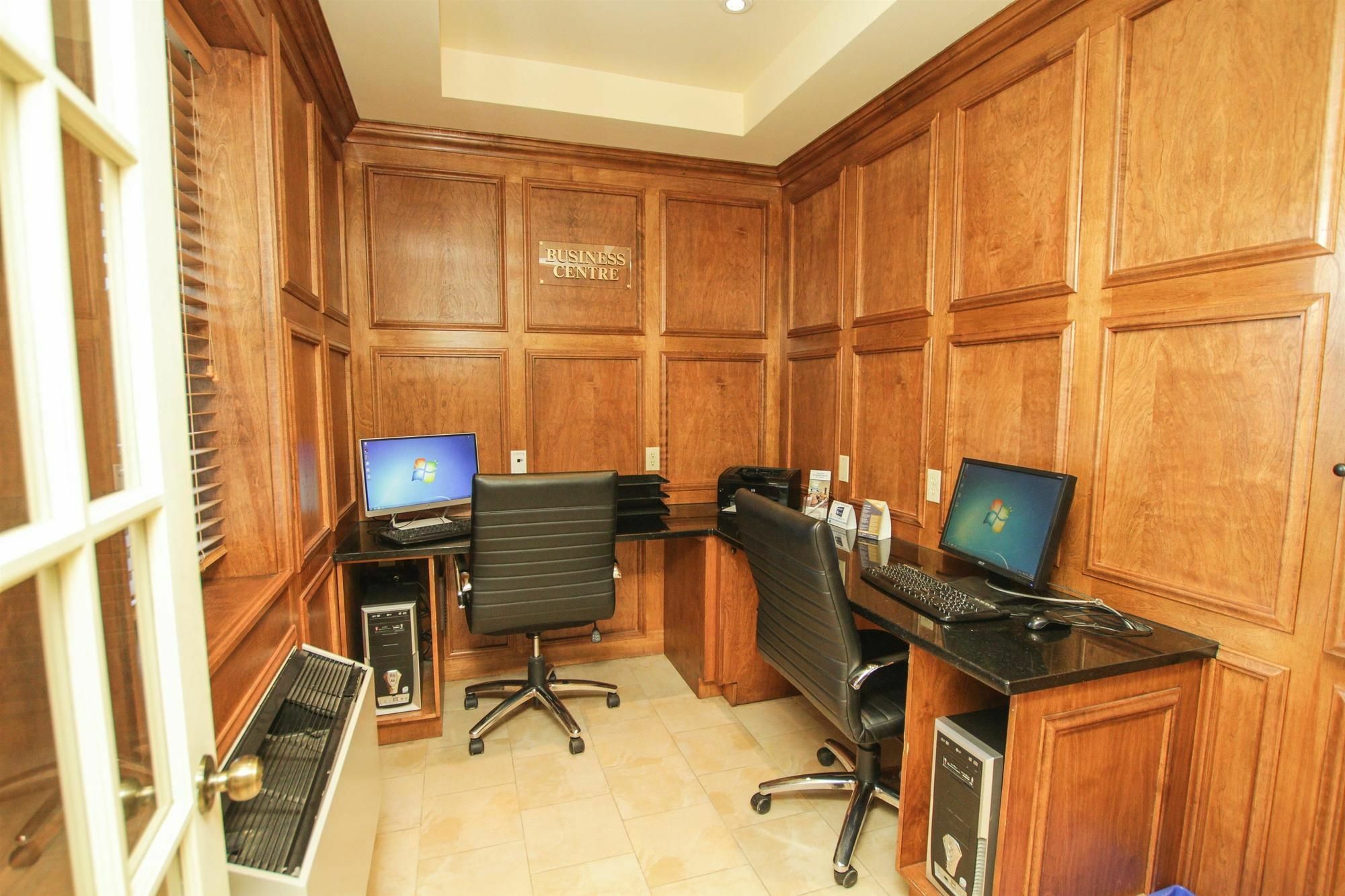 Western Parkway & Conference Centre Hotel Cornwall