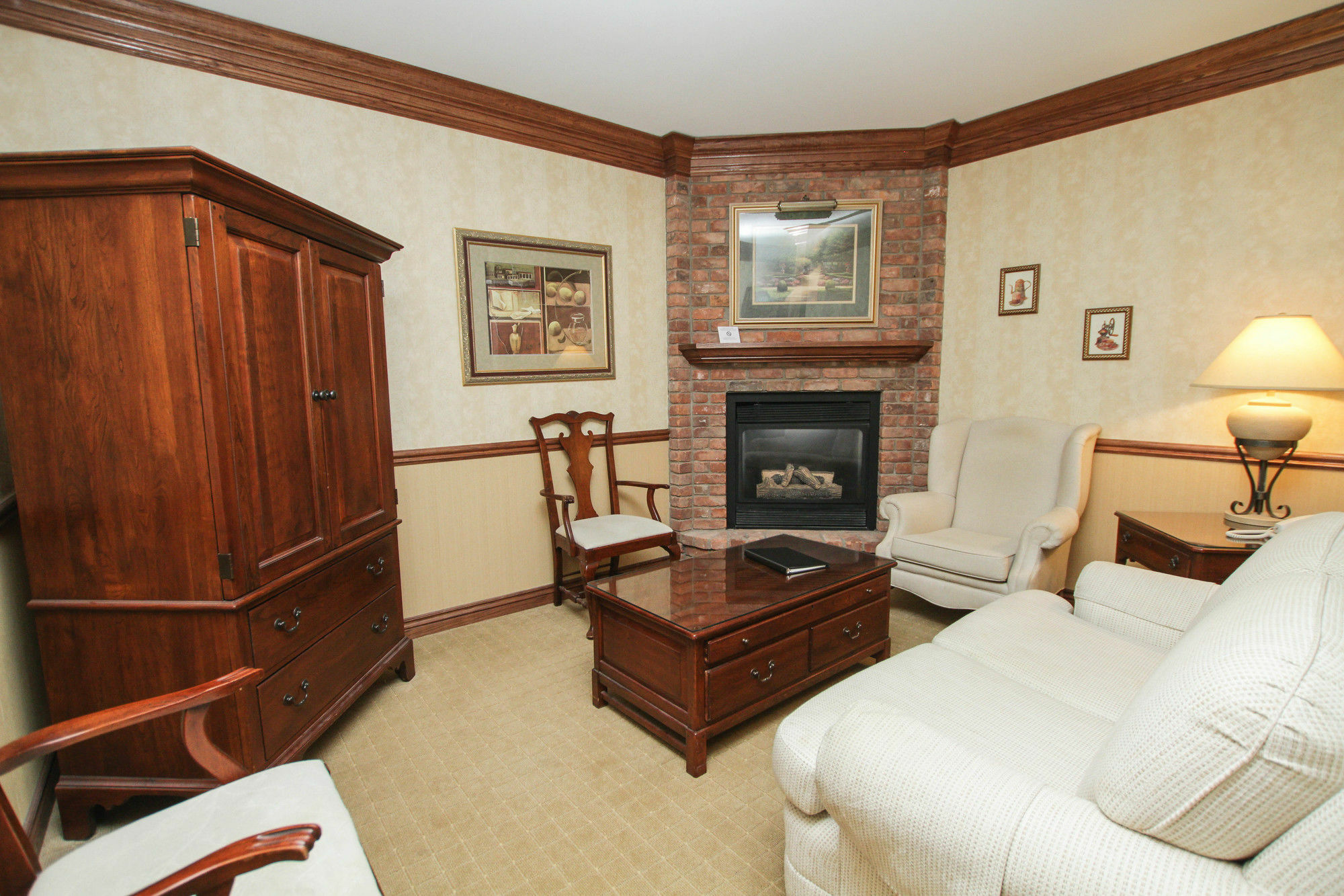 Western Parkway & Conference Centre 3*